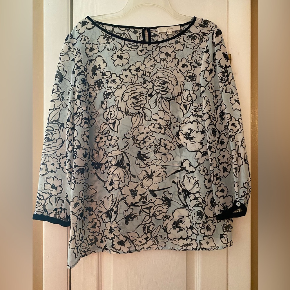 Women’s Loft Size Medium Blouse